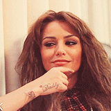Eu com minha futura filha: 'Então mãe, eu tô gostando de um cantor e...' 'QUEM? QUER POSTÊR? CD? DVD? QUER IR NO SHOW? M&G?'.