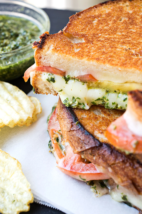 Recipe: Tomato & Pesto Grilled Cheese with Melted Provolone & Mozzarella Cheeses