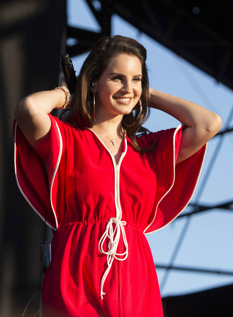 born to adore Lana Del Rey