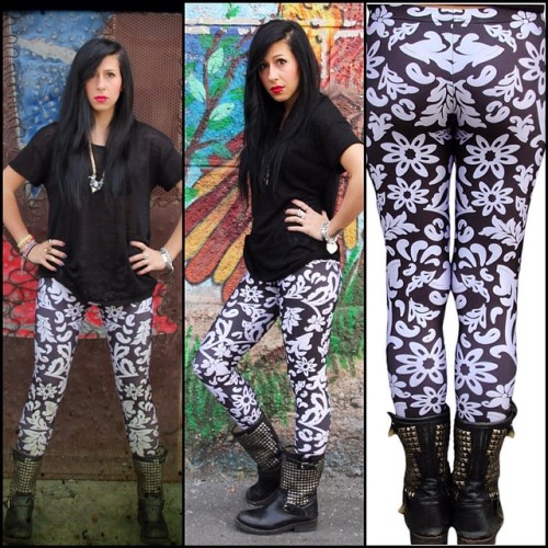 Silver, Silver and again Silver Flowers leggings for arts lovers available on www.papinto.com #beaut