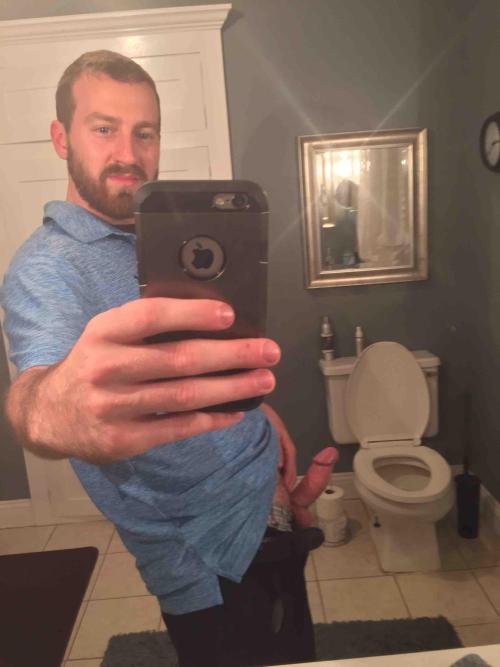 Porn photo straightdudesexting:  Straight dude with