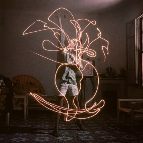 pletaeu:  Pablo Picasso light paintings 1949 porn pictures