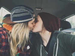 the-inspired-lesbian:  Love &amp; Lesbians 