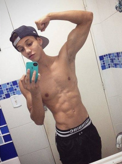 those-cute-boys:  @those-cute-boys 