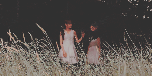 femadols:chuu &amp; gowon in hi high ♡