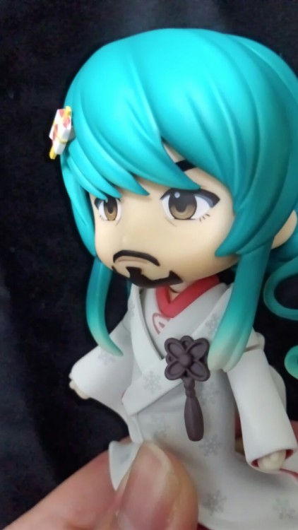 feriowind:  josephsk:  feriowind:  nijim66:  Snow Miku(2013) Tony :D Nendoroid Ironman & Miku   Hahahahaha wow this is adorable!!!  are you gonna have to draw this now  ……perhaps….. 