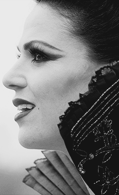 Aheartforaqueen:  Favorite Looks Of The Queen (♔) 