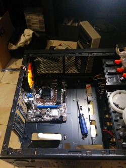 TINY MOTHERBOARD OR GIGANTIC COMPUTER CASE?