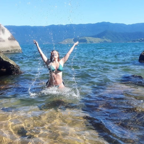 Uh heaven is a place on Earth #praia #ilhabela #sun #redhead #beach #vacation (em Praia Grande - Ilh