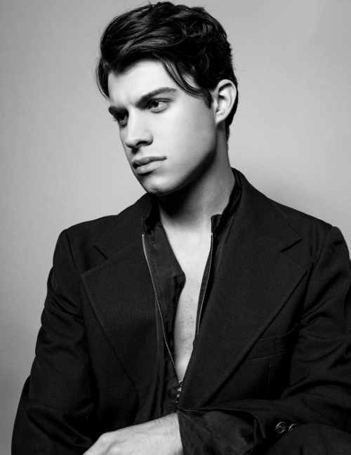 Andrew Matarazzo photographed by Arthur Galvao for Bello Brasil Issue #2 (May, 2018).