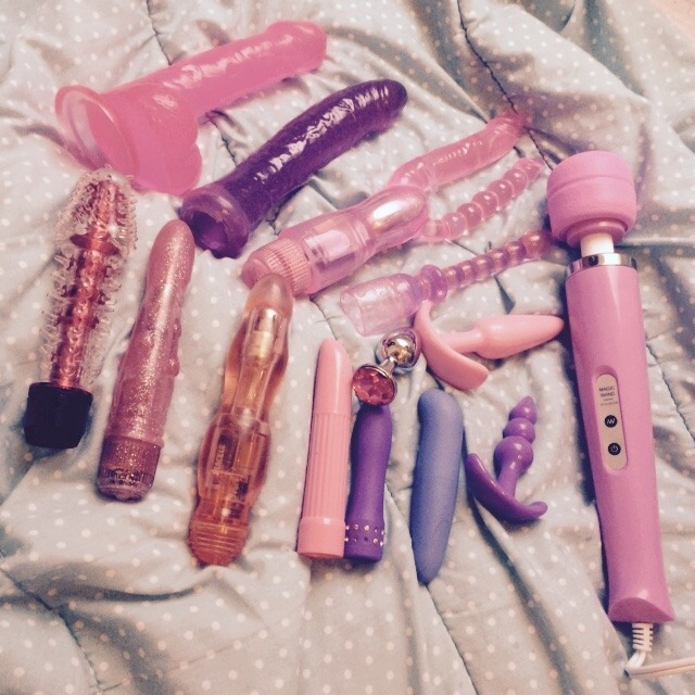 kinkylittlekittenn:  what playtime with Sir looks like 💋💕 