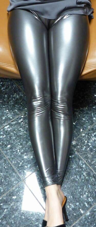 my-latex-fetish-addiction: Live latex fetish webcams totally free of charge Join