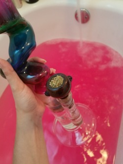 Bre-Is-Stoned:pink Baths