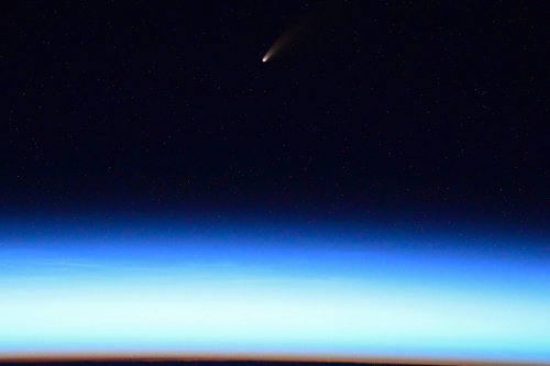  Cosmonaut Ivan Vagner obtained this image of the comet NEOWISE a few hours ago from the Internation