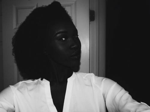 Your skin smells like light. I think you are the moon ✨ N A Y Y I R A H W A H E E D #southsudan #lov