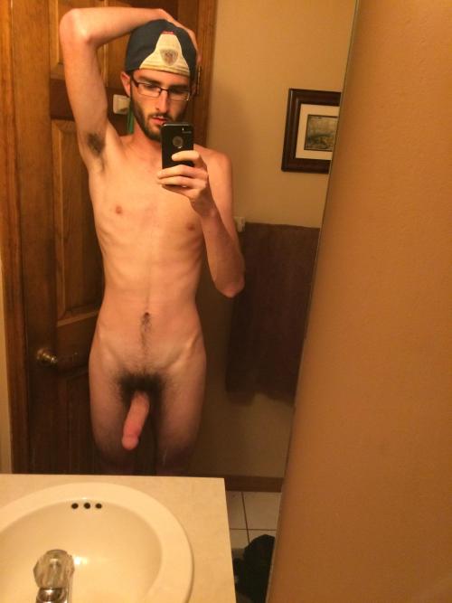 ilikeaverageguys:  returnofthedestroyer:  http://returnofthedestroyer.tumblr.com/  Cock next-door kinda guy!!!!! 🍆🍆🍆🍆 