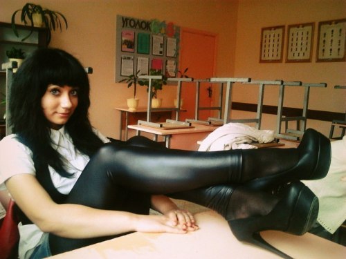 yogapants4you:  yogapants4you.tumblr.com  (via TumbleOn)