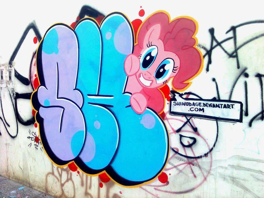 ecmajor:freaky-pixie:  My Little Pony Grafitti by by *ShinodaGE  Oh man, Shinoda’s