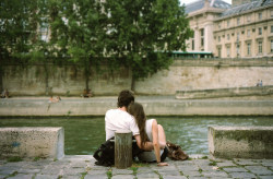 lensandshutter:  Love is on the Seine