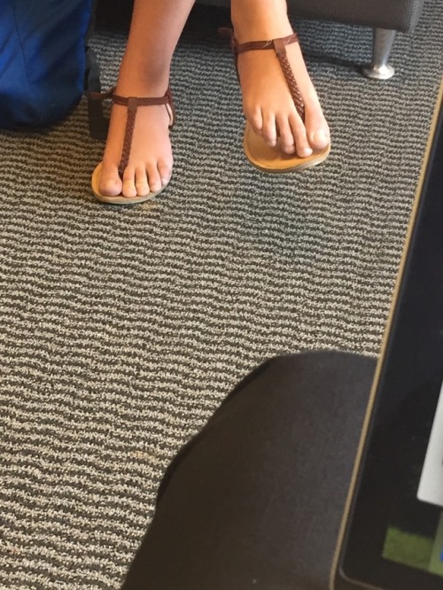 Candid blonde feet at GMU