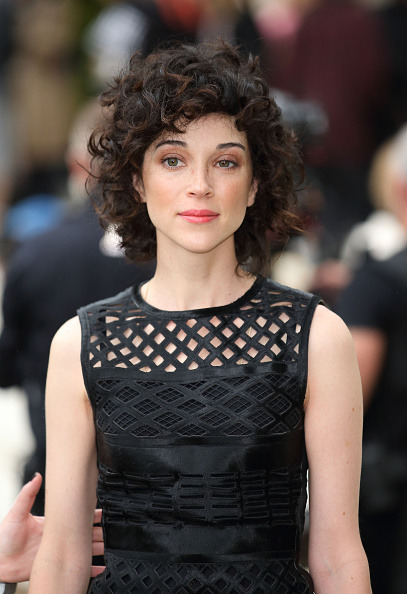 mousekiewicz:  Annie Clark/St. Vincent attends the Burberry show at LFW (nothing