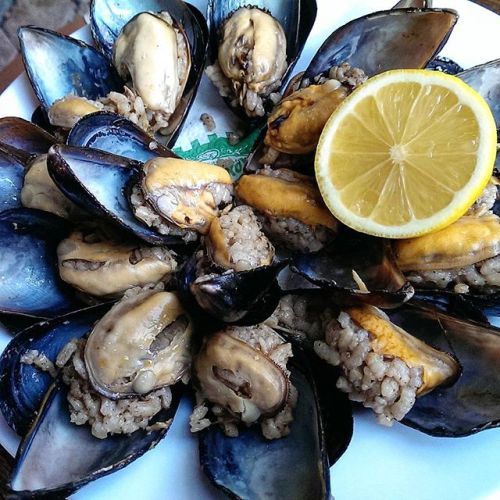 &ldquo;Midye Dolma (Stuffed Mussels) &rdquo; by @yeictatgez on Instagram ift.tt/1SHSd