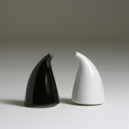 Kaj Frank, Salt and Pepper Shakers, 1960s. Earthenware. Made by Arabia Finland. Via JLohmannnGallery