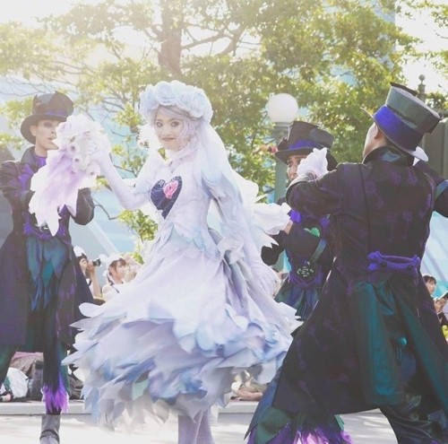 erika-de-claire://Emily/Beating Heart Bride officially has a face character in a parade!!Emily is qu