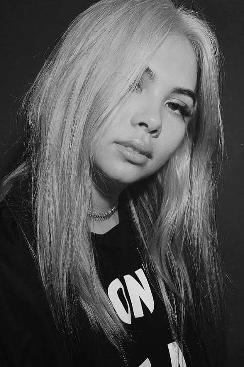 ★ ·.·´¯`·.·★ [ Hayley Kiyoko ] ★·.·´¯