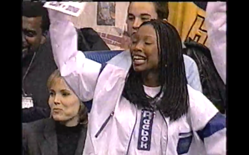 thesnobbyartsyblog:Brandy at that Dunk Contest Kobe Bryant won. She looked so good.