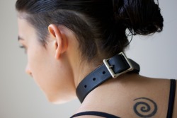 wildwolfleatherwork: Collar by Wild Wolf Leatherwork | Modeled by Rosa 