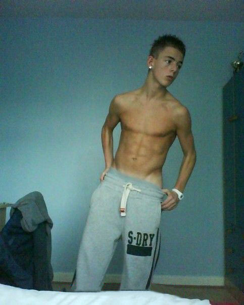 Young teen boy bulge