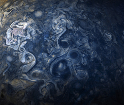 I’ve got the #Jupiter blues. See Jovian clouds in striking shades of blue in this new color-en