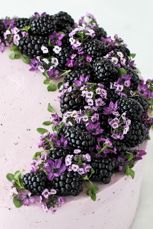 sweetoothgirl:Blackberry Lime Cake