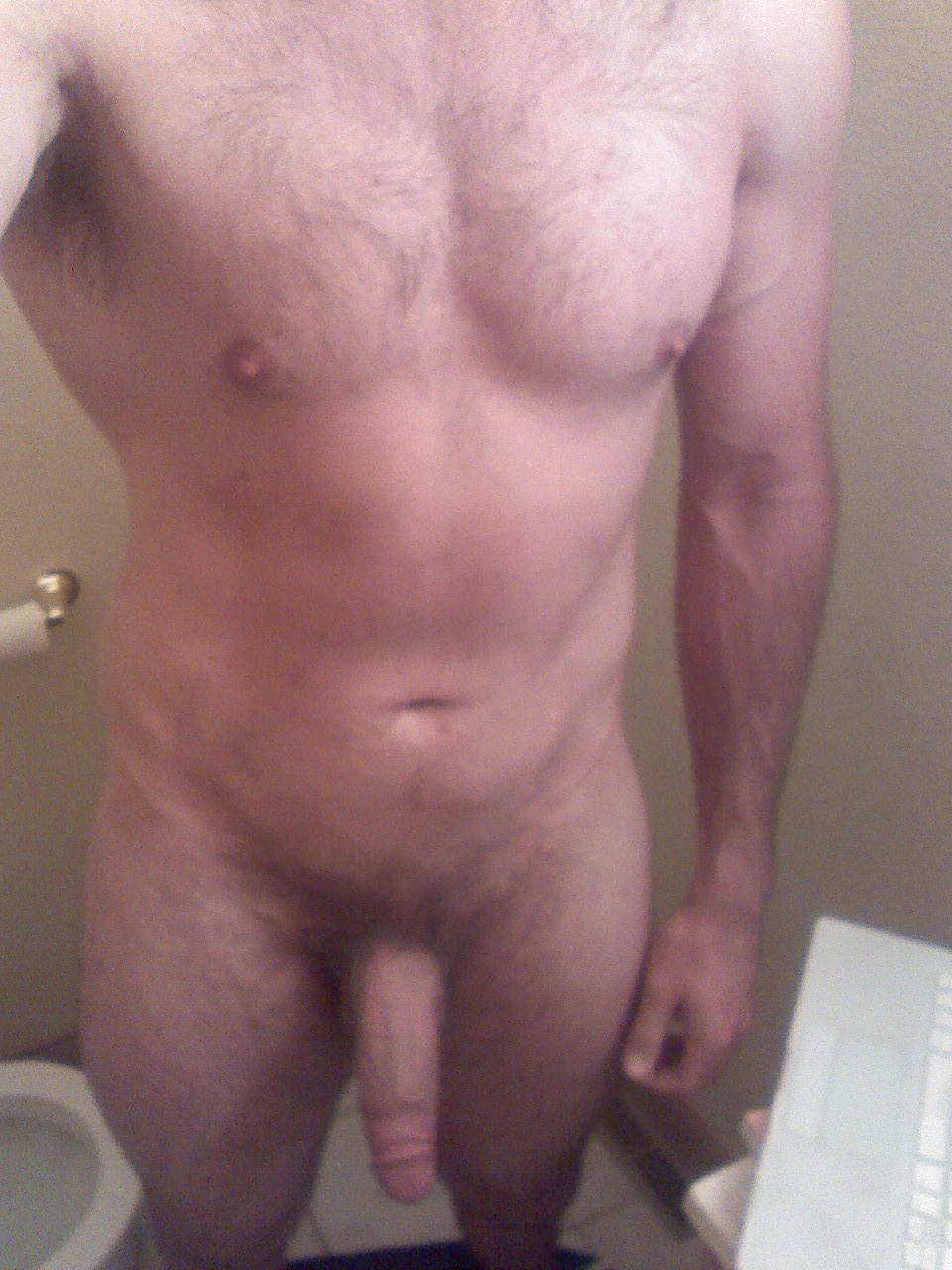 straightmenworshipping:  kinkandcatfish:  This is Jon J. from somewhere in the midwest.