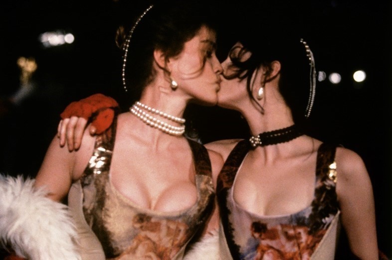 modely-way:   Vivienne Westwood Portrait collection, 1990  