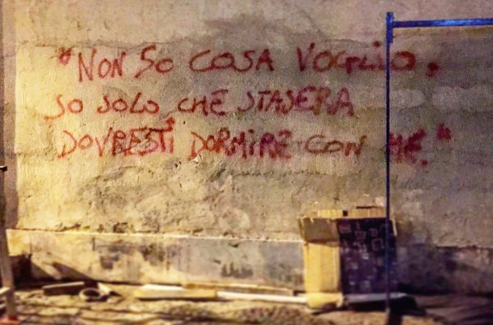 epermillevolteleitrovoisuoi:  non so cosa voglio, so solo che stasera dovrresti dormire
