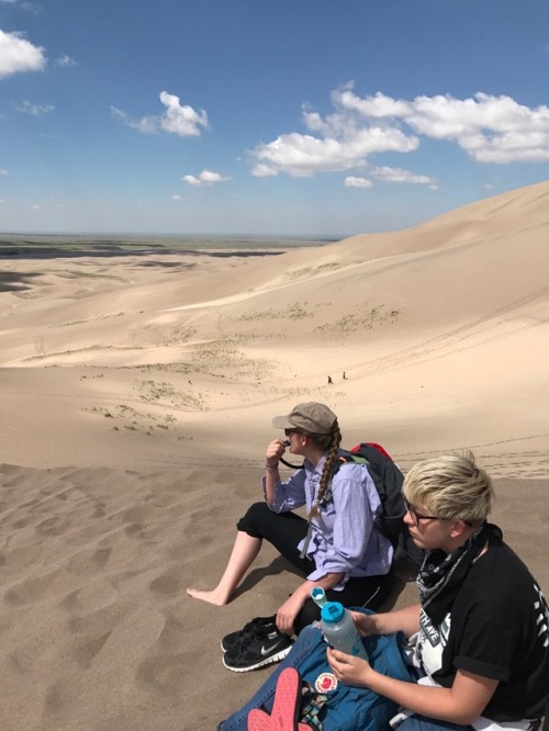 Great sand dunes! With my loves @merdieux & Sarah