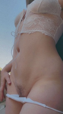 handmadecrybaby:heaven is a hole in the sky