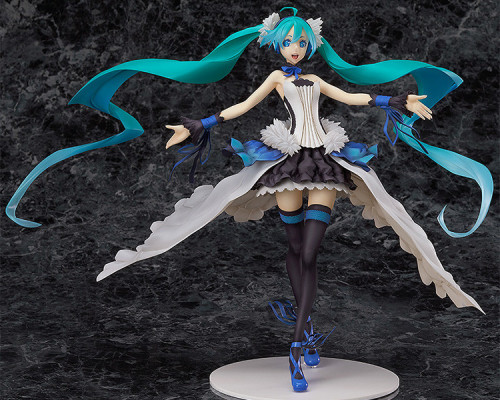 Love when illustrations are perfectly re-created into 3D figurines! Shirow Miwa’s 7th Dragon D