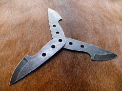 ru-titley-knives:  Trilogy. X3 of my survival tin knives for a UK SAR team member http://sync-below.tumblr.com and are sized to fit in the classic tobacco tin . These drop point variants are from 2.5mm thick carbon saw blade with an all over etch and
