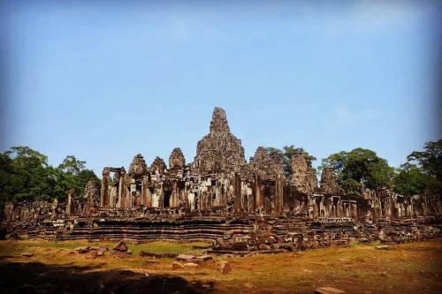 The #Bayon from a distance. #AngkorThom #Angkor #SiemReap #Cambodia (at Bayon)
