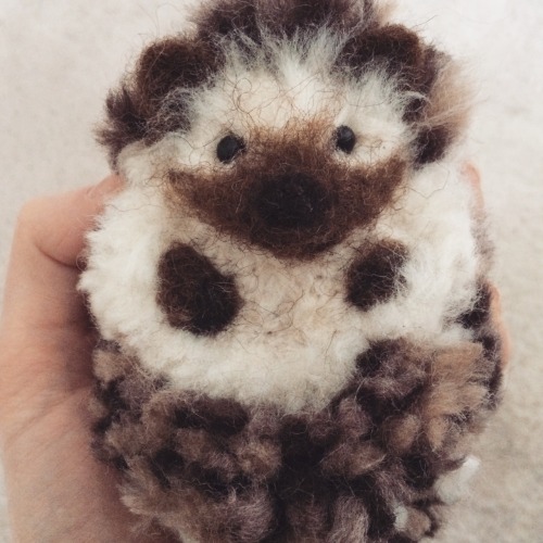 hedgehogsofasgard:My first attempt at needle felting a hedgehogI should make more of these