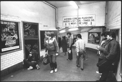 nycnostalgia:Keith Haring at work, 1982