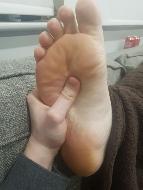 guysbigfeet: 14USwww.reddit.com/user/BigDickWideFeet
