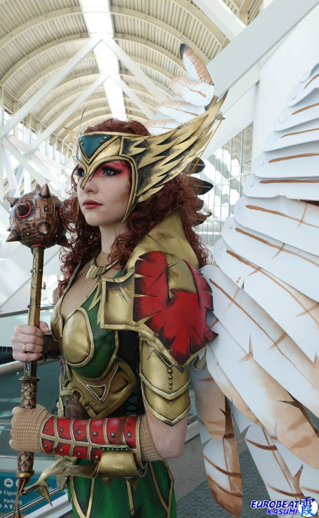 thelingerieaddict: cosplayblog:  Hawkgirl from DC Universe  Cosplayer: Axceleration Cosplay [DA | FB