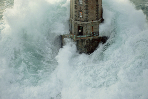 marthajefferson: Lighthouse and its keeper, by Jean Guichard In 1989 a tempest raged for days on the