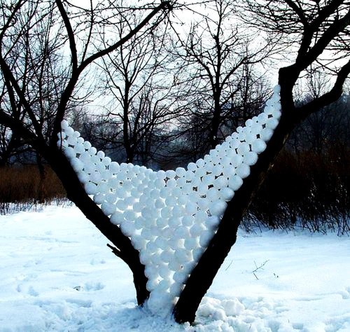 conflictingheart: Andy Goldsworthy, meditative ice sculptures An artist who makes “earthworks&