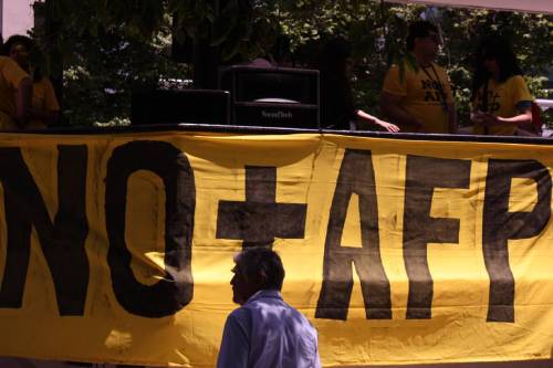 No + AFP . . . . . . . #chile #marcha #valparaiso #valpo #nomasafp #afp #no #mas #streetphoto #stree