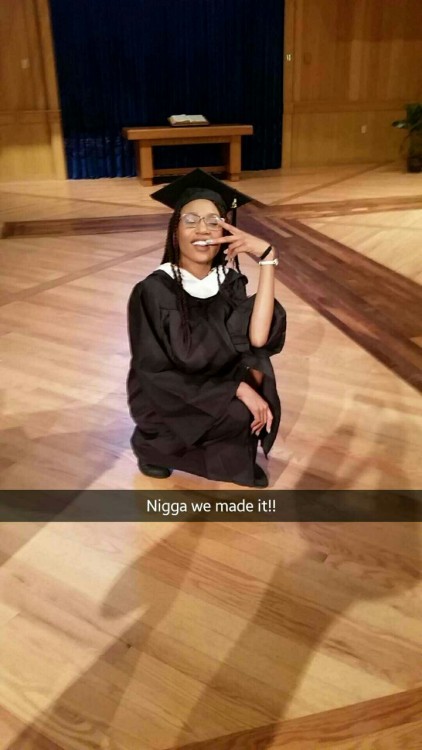 nicknamenyquil:  queenafro-dite:  nicknamenyquil:  Graduation weekend lit or whatever. @applewhiskeyandmilk you approve?  😍😍😍 congrats!  Thank you :)